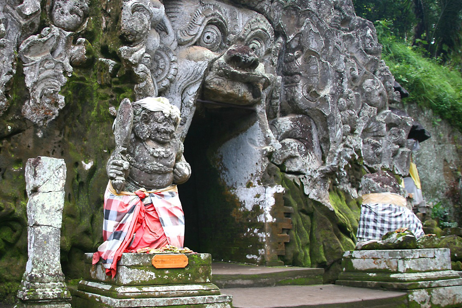 Bali car rental with driver