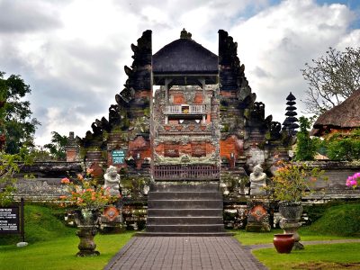 Taman Ayun Bali car rental with driver