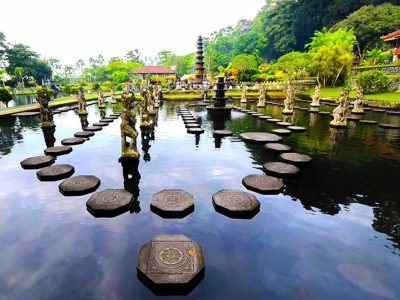 Tirtagangga Bali car rental with driver
