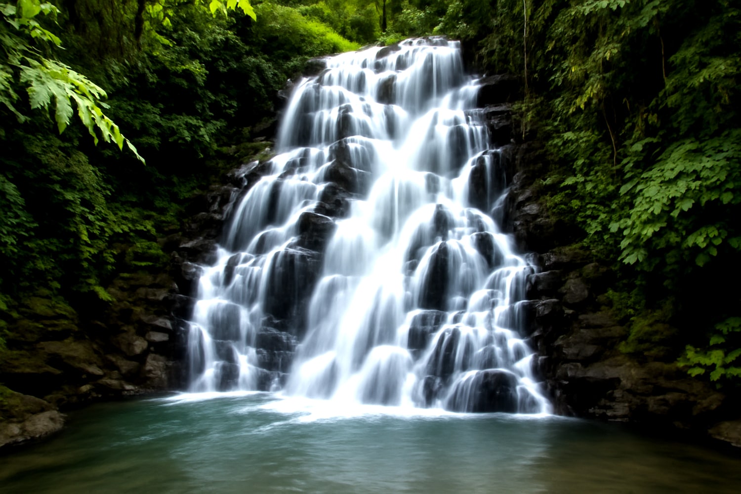 Kanto Lampo Waterfall