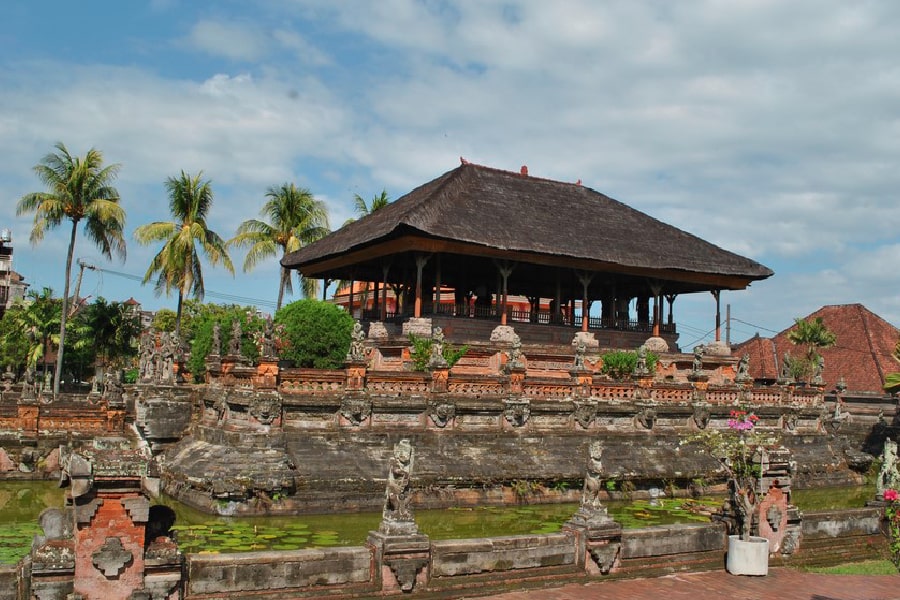 Bali car rental with driver