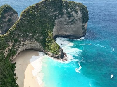 kelingking beace Nusa Penida Bali car rental with driver